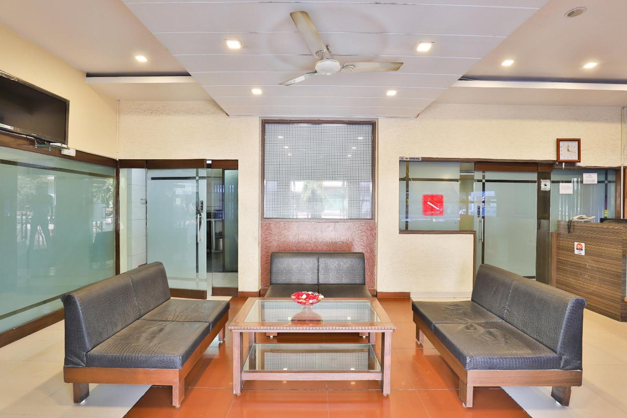 Hotel O Sunrise Gorwa Bagian luar foto