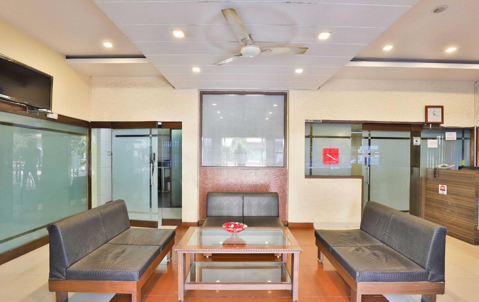 Hotel O Sunrise Gorwa Bagian luar foto